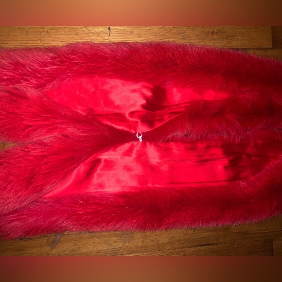 NEGOTIATE FUR BLOOD HONEY FOX FUR “LOVE SCARF” RED AND WHITE ONE SIZE FITS ALL - Picture 3 of 6